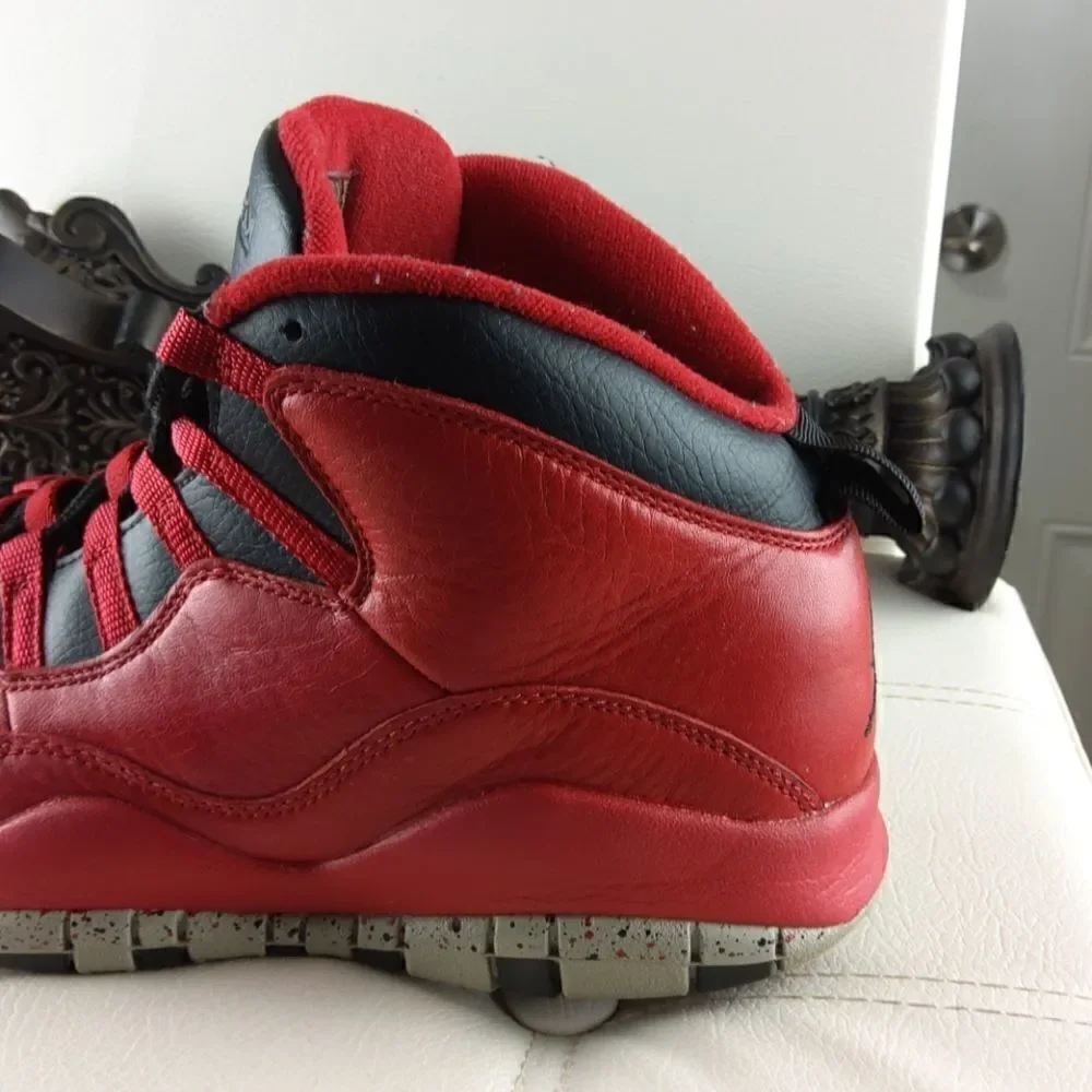 🌐 Air Jordan 10 retro black and red athletic shoes
